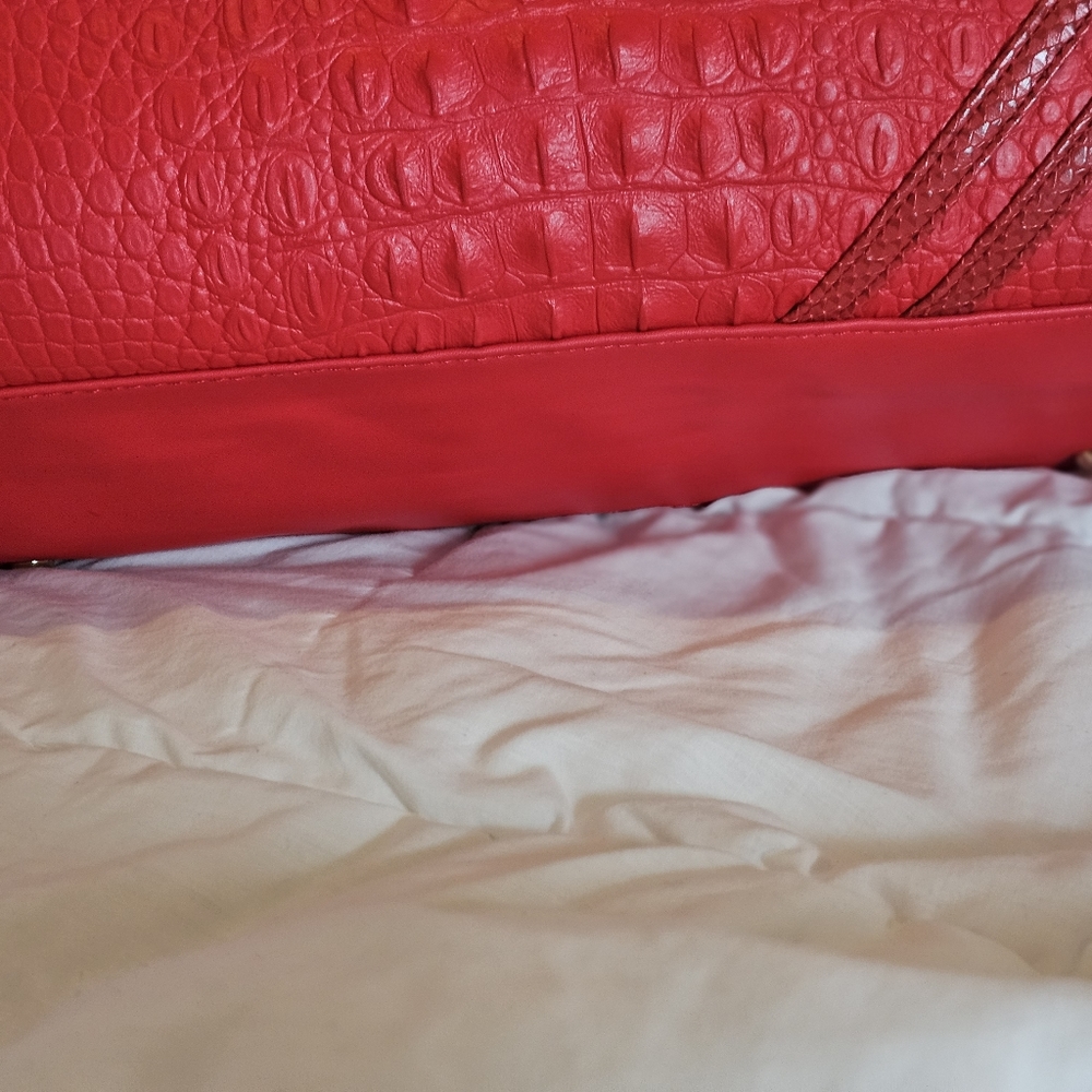 Red Tote&Carry Crocodile Tote - Picture 4 of 5